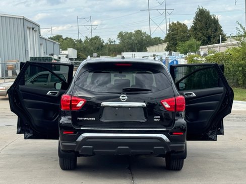 Used 2018 Nissan Pathfinder S image 18