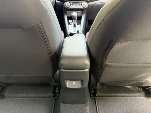 New 2025 Nissan Versa SR w/ Trunk Package image 21