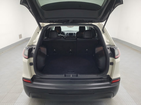Used 2019 Jeep Cherokee Latitude Plus image 29