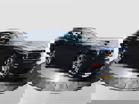 Used 2023 Dodge Challenger GT image 1