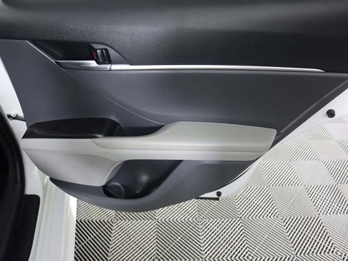 Used 2022 Toyota Camry SE image 23