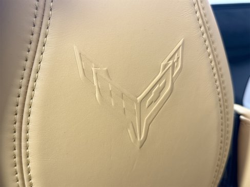 Used 2022 Chevrolet Corvette Stingray Premium Conv w/ Z51 Performance Package image 23