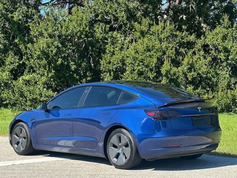Used 2021 Tesla Model 3 Standard Range Plus image 3