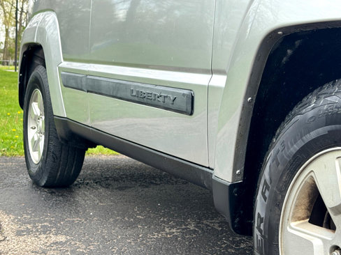 Used 2009 Jeep Liberty Sport w/ Popular Equipment Group image 9