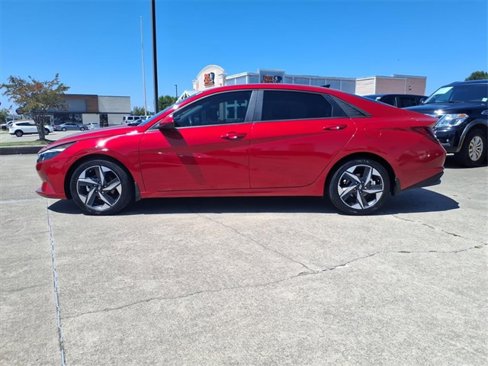 Used 2023 Hyundai Elantra SEL w/ Convenience Package image 2