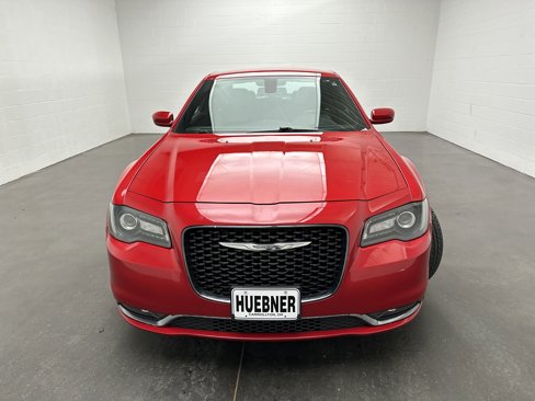Used 2017 Chrysler 300 S image 3