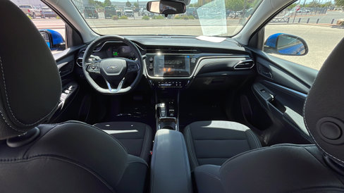 Used 2023 Chevrolet Bolt EUV LT w/ Comfort Package image 25