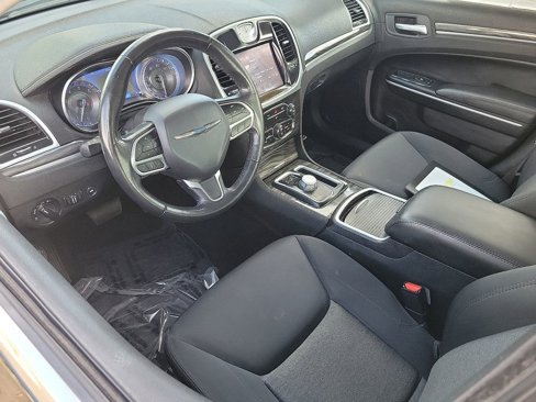 Used 2021 Chrysler 300 Touring image 3