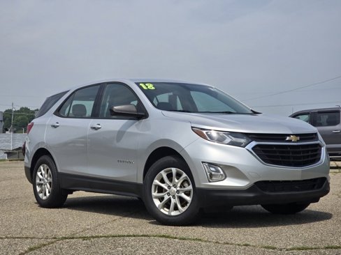 Used 2018 Chevrolet Equinox LS image 2