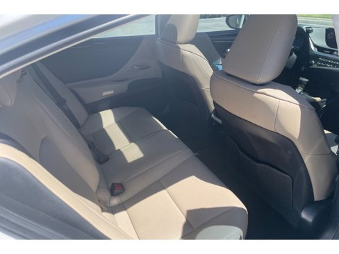 Used 2020 Lexus ES 350 w/ Premium Package image 16
