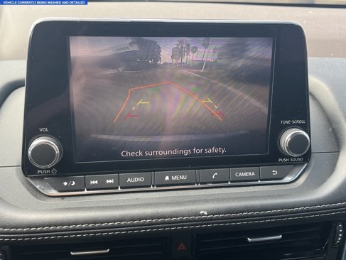 Used 2022 Nissan Rogue SV image 12