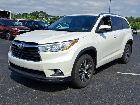 Used 2016 Toyota Highlander XLE image 3
