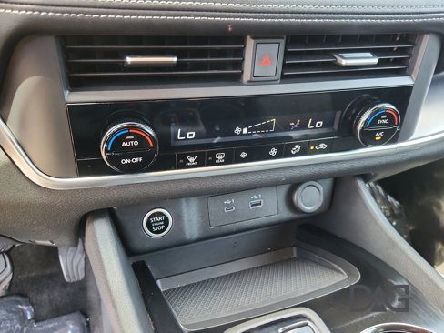 Used 2023 Nissan Rogue SV image 33