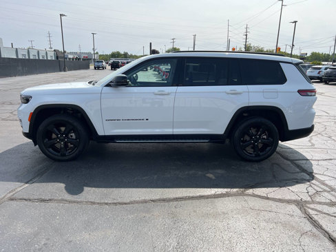 Used 2023 Jeep Grand Cherokee L Limited w/ Black Appearance Package image 6