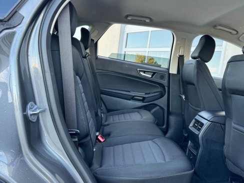 Used 2022 Ford Edge SE image 25