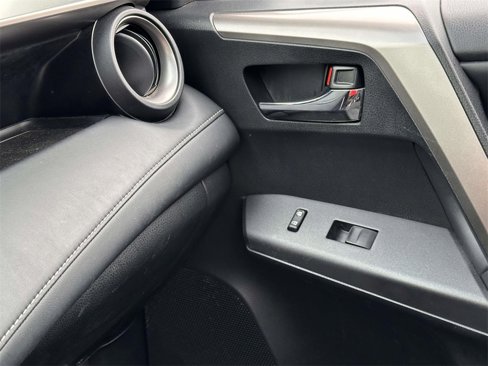 Used 2018 Toyota RAV4 XLE image 28