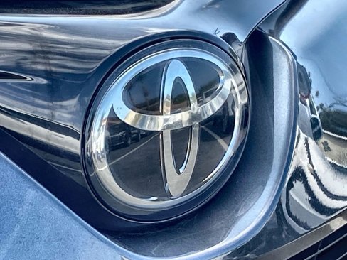 Used 2018 Toyota RAV4 XLE image 29