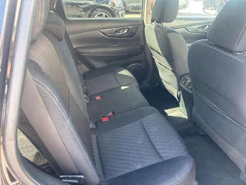 Used 2018 Nissan Rogue SV w/ Premium Package image 13