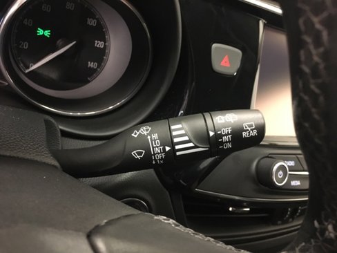 Used 2020 Buick Envision Essence image 29