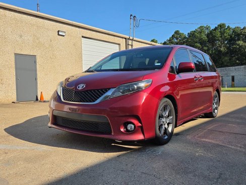 Used 2016 Toyota Sienna SE image 6