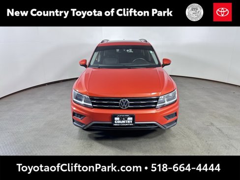 Used 2019 Volkswagen Tiguan SE w/ Panoramic Sunroof Package image 8