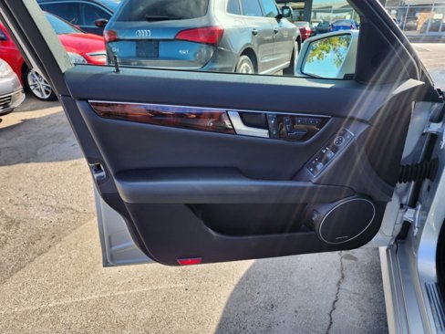 Used 2014 Mercedes-Benz C 250 Sedan image 8