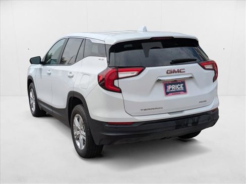 Used 2024 GMC Terrain SLE image 7