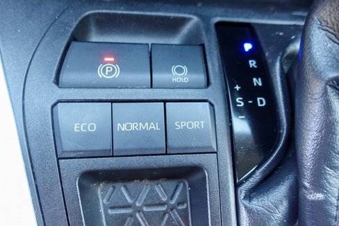 Used 2019 Toyota RAV4 LE image 23