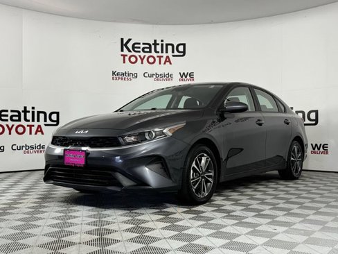 Used 2023 Kia Forte LXS image 3