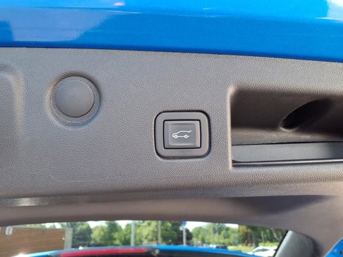 Used 2024 Chevrolet Equinox LT w/ LPO, Floor Liner Package image 6