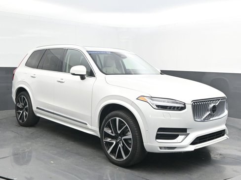 Certified 2024 Volvo XC90 B6 Plus image 1