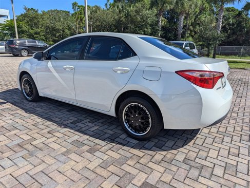 Used 2018 Toyota Corolla LE image 9