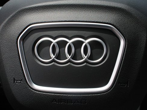 Used 2024 Audi Q3 2.0T Premium image 35