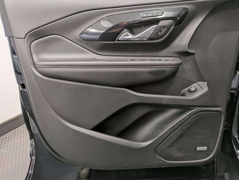 Used 2022 GMC Terrain AT4 w/ Infotainment Package II image 8