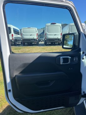 Used 2021 Jeep Wrangler Unlimited Sahara w/ Cold Weather Group image 15