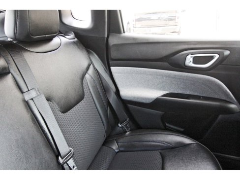 Used 2025 Jeep Compass Latitude image 15
