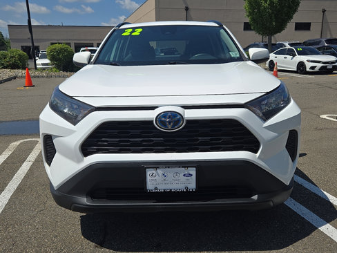 Used 2022 Toyota RAV4 LE image 2