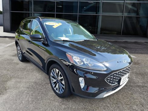 Used 2021 Ford Escape Titanium image 3