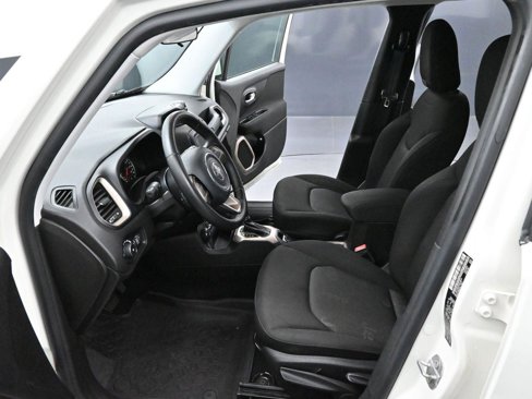 Used 2016 Jeep Renegade Latitude w/ Cold Weather Group image 11
