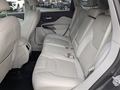 Used 2020 Jeep Cherokee Limited image 15