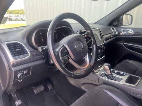 Used 2020 Jeep Grand Cherokee Altitude image 17