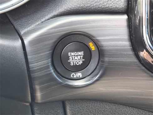 Certified 2021 Jeep Grand Cherokee Laredo X image 29