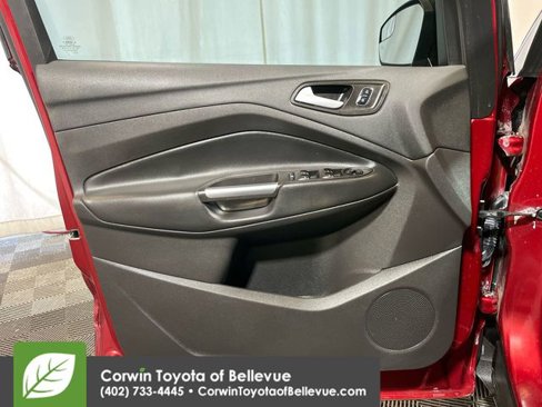 Used 2017 Ford Escape SE w/ SE Sport Appearance Package image 24