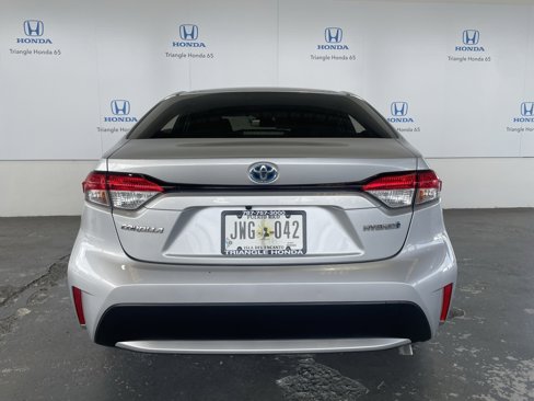 Used 2021 Toyota Corolla LE image 46