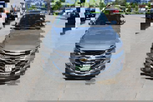 Used 2023 Chevrolet Malibu LT image 3