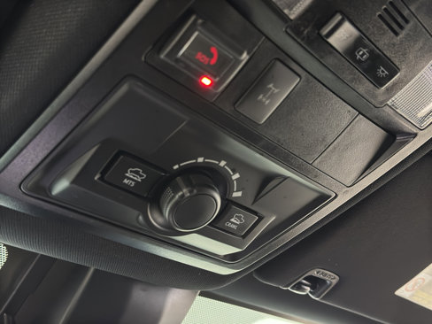 Used 2020 Toyota Tacoma TRD Off-Road image 30