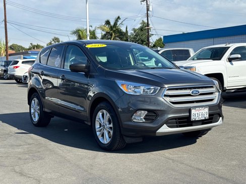 Used 2019 Ford Escape SE image 3