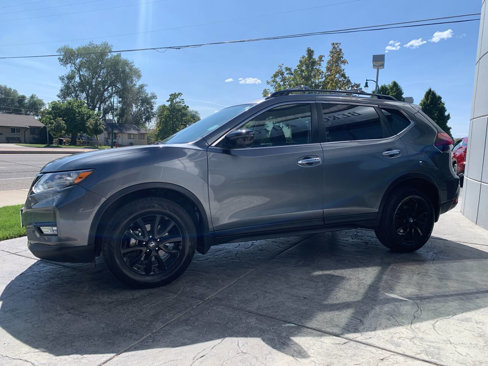 Used 2018 Nissan Rogue SV w/ Premium Package image 4
