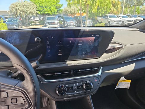 New 2025 Buick Envista Preferred image 25