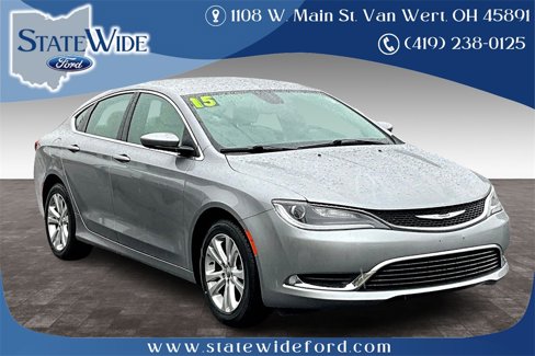 Used 2015 Chrysler 200 Limited image 1